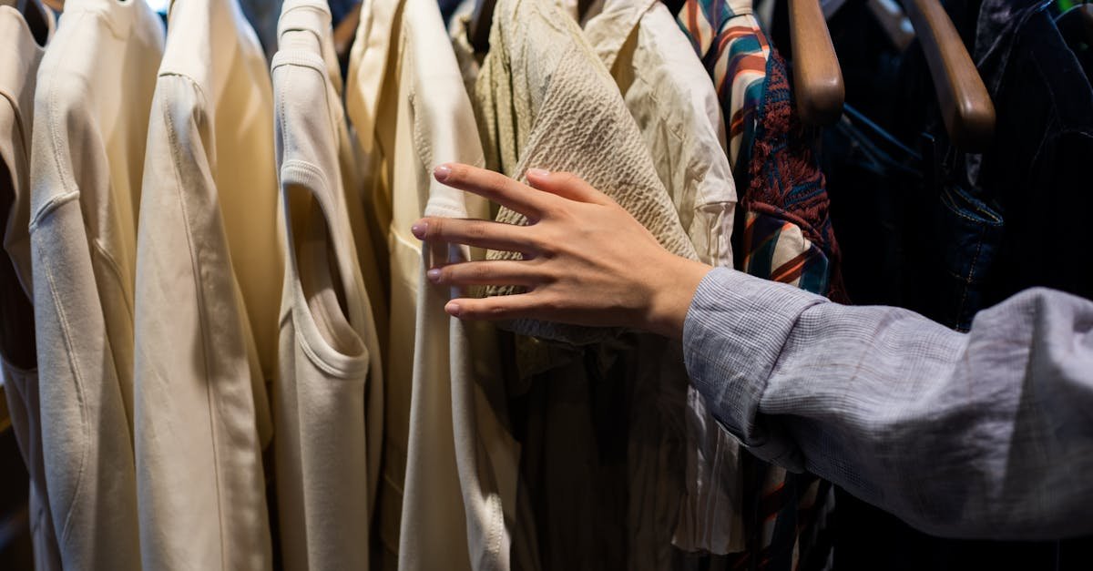 Moda z sumieniem: jak budować etyczną szafę i wspierać odpowiedzialne marki