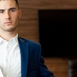 Wpływ, nie przymus: przepis na autorytet, któremu się ufa