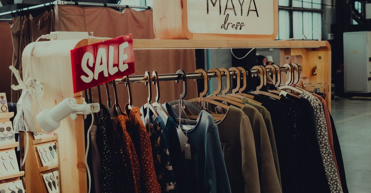 Markowe perełki za ułamek ceny: jak polować na okazje w outletach